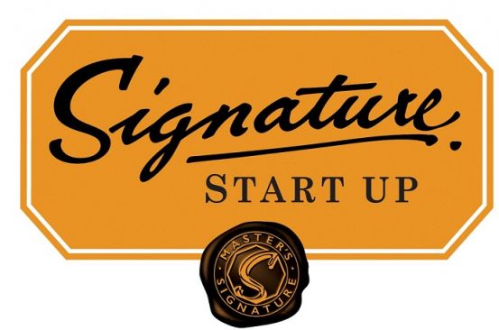 Signature Start Up Master's Signature With Device Of S Device mark 3020222 Trademark
