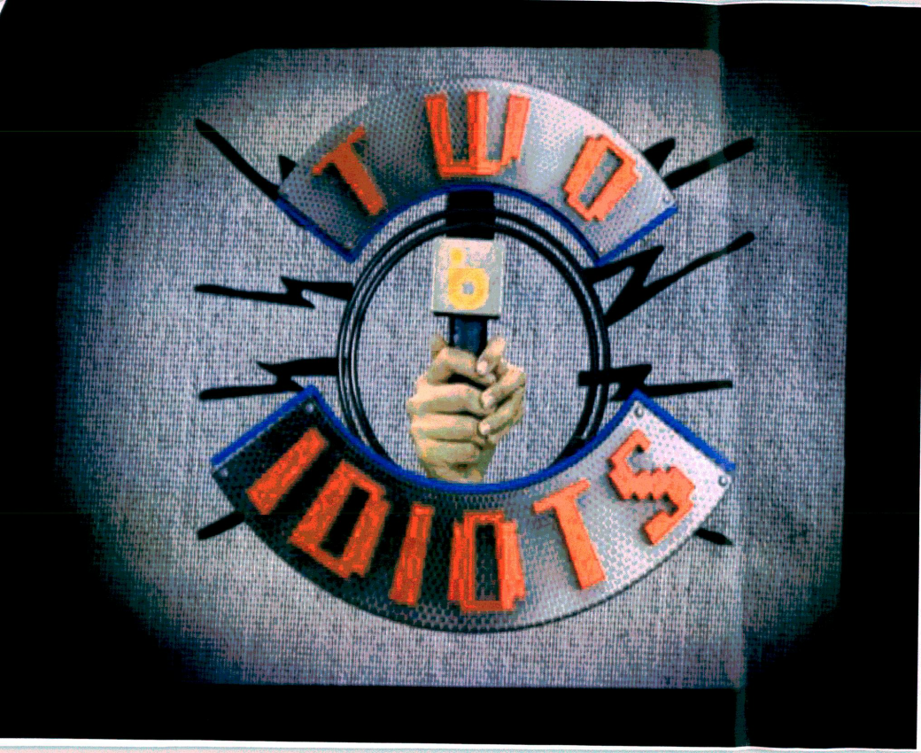 Two Idiots Device mark 1915369 Trademark