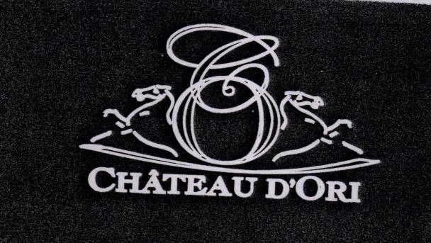 Chateau D"ori (device Of Two Horse) Device mark 1601941 Trademark